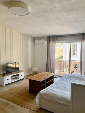 Studio calme au cœur du village